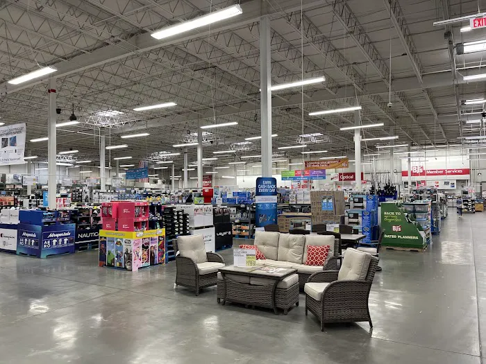 BJ's Wholesale Club 4
