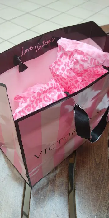Victoria's Secret & PINK by Victoria's Secret 9