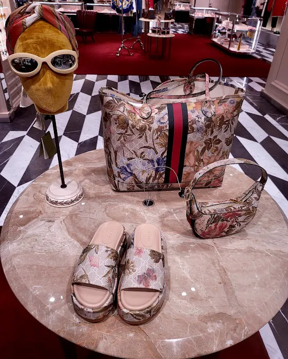 Gucci - Orlando Outlet 7