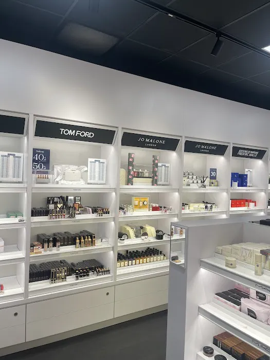 The Cosmetics Company Store 0