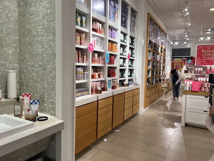 Bath & Body Works 6