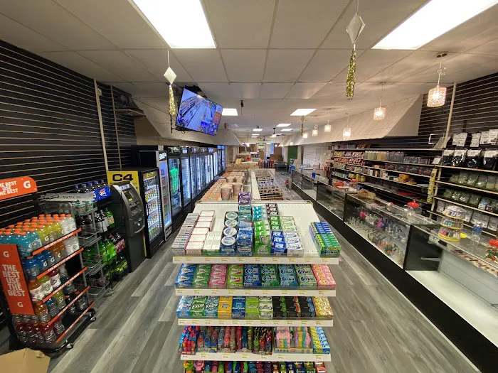 7 DAYS CONVENIENCE STORE 8