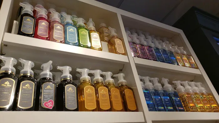 Bath & Body Works 9