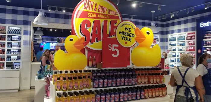 Bath & Body Works 1