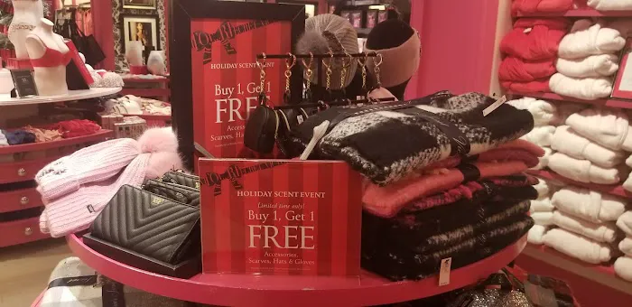 Victoria's Secret & PINK by Victoria's Secret 0