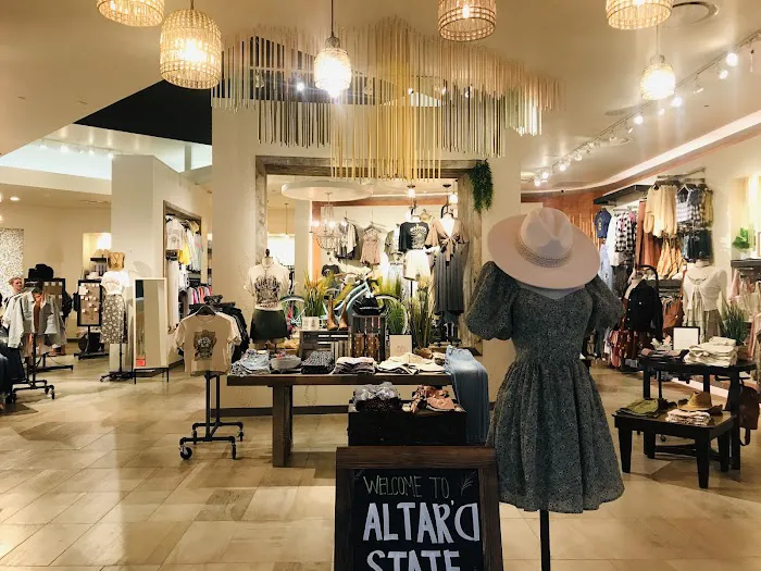 Altar'd State The Oaks Mall 4