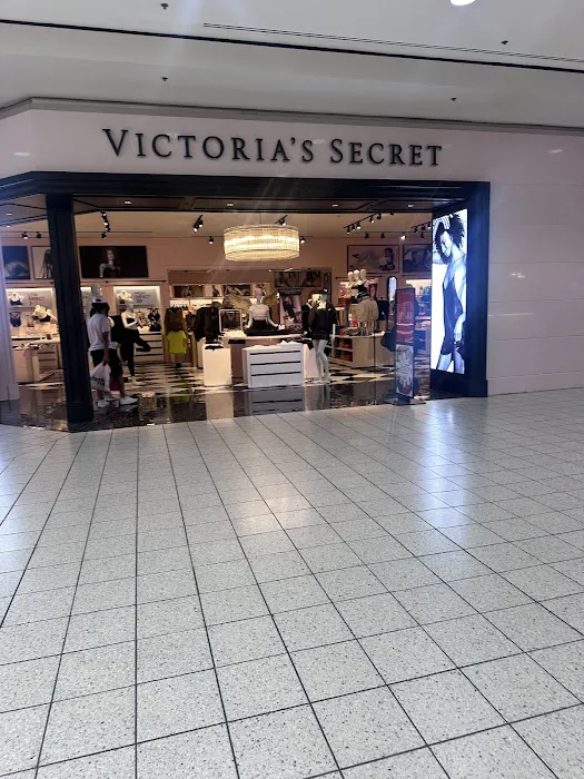 Victoria's Secret & PINK by Victoria's Secret 8
