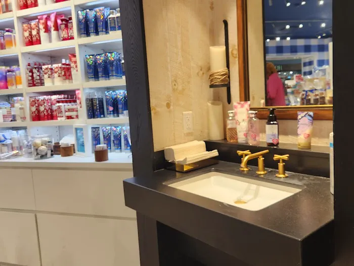 Bath & Body Works 7
