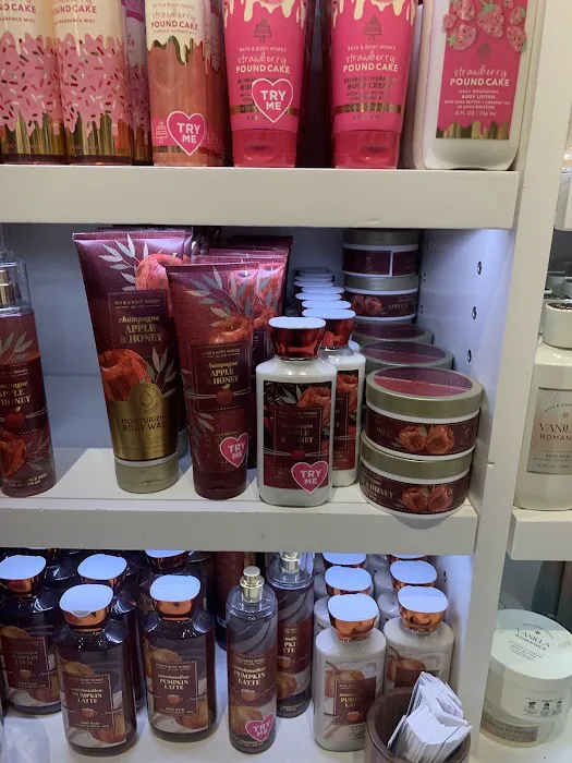 Bath & Body Works 4