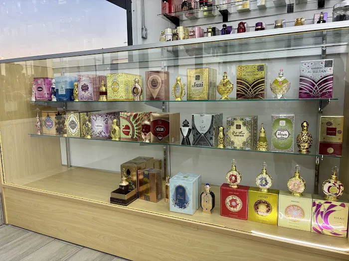 HMS Perfumes Fragrance World 0