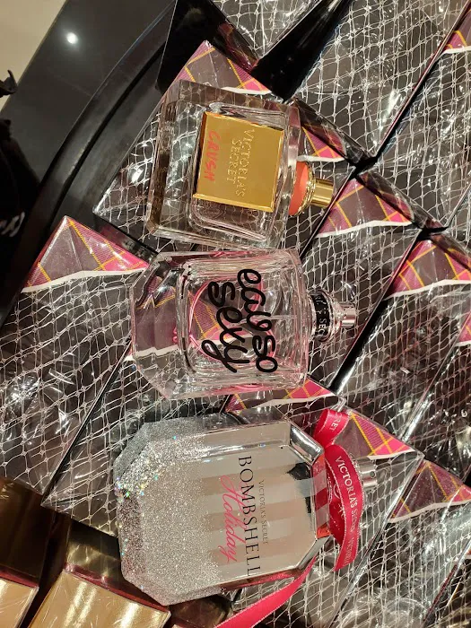 Victoria's Secret & PINK by Victoria's Secret 6