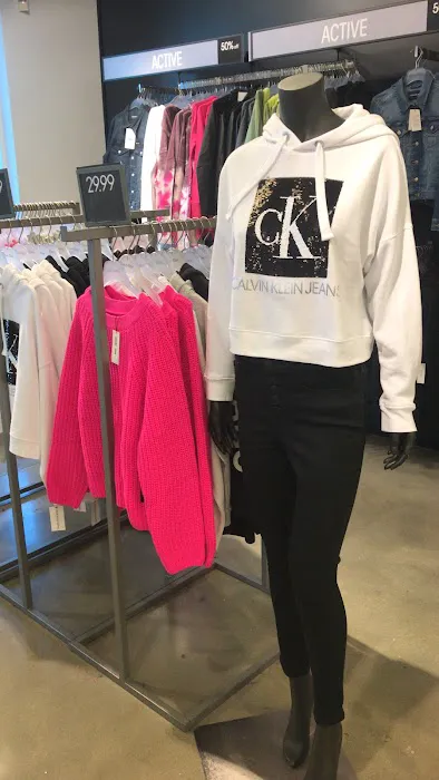 Calvin Klein 4