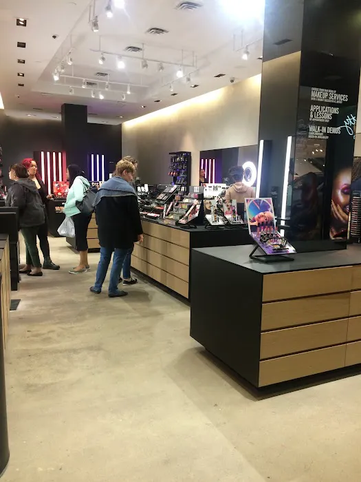 MAC Cosmetics 0