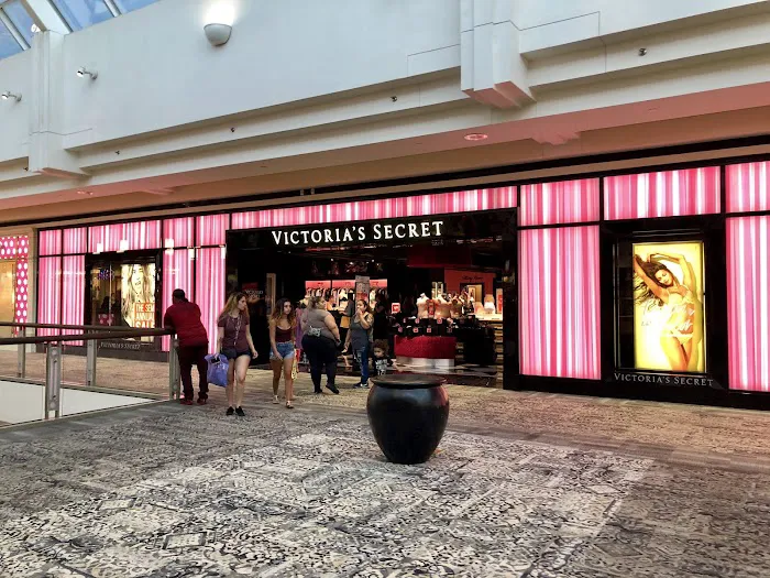 Victoria's Secret & PINK by Victoria's Secret 8