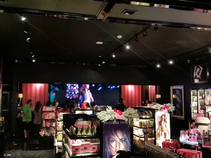 Victoria's Secret & PINK by Victoria's Secret 6