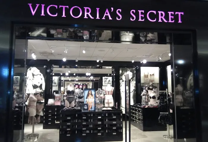Victoria's Secret & PINK by Victoria's Secret 0