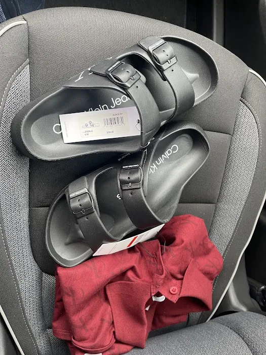 Calvin Klein 6