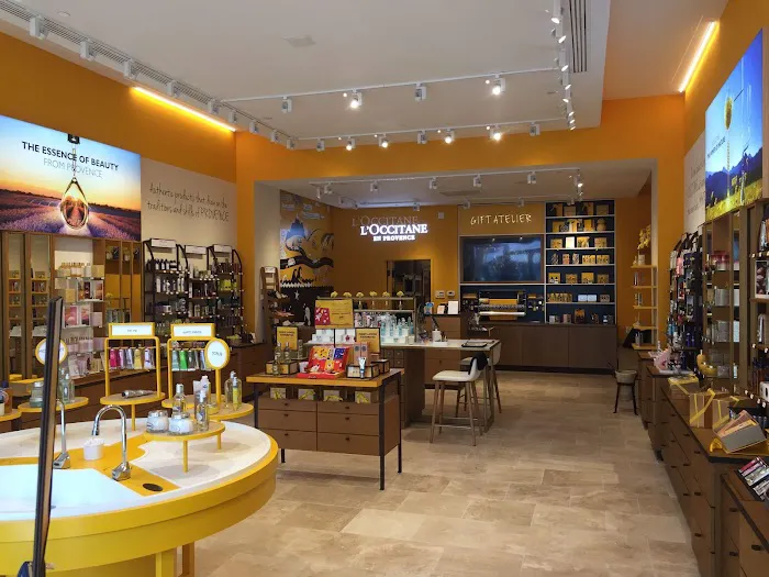 L'OCCITANE EN PROVENCE 8