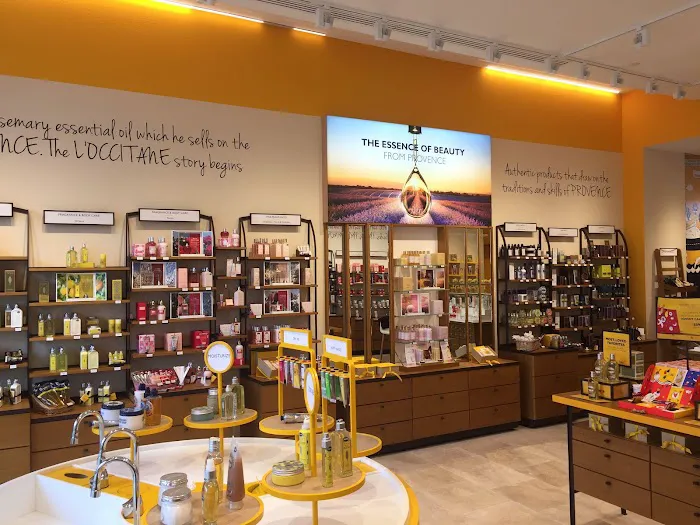 L'OCCITANE EN PROVENCE 9