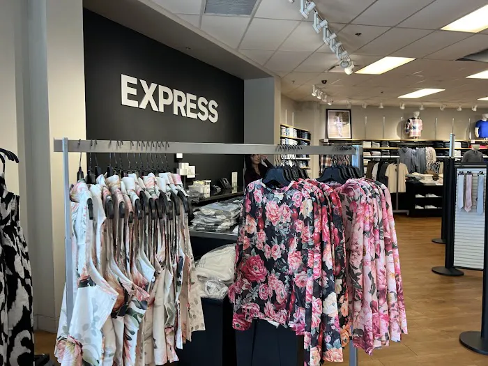 Express Factory Outlet 5