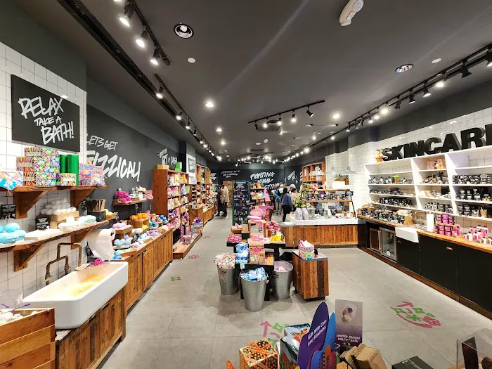 Lush Cosmetics International Plaza 3