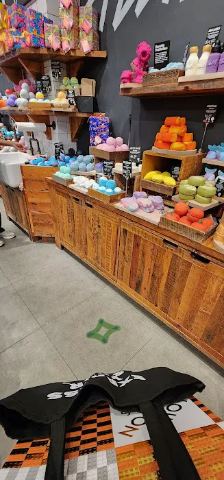 Lush Cosmetics International Plaza 2