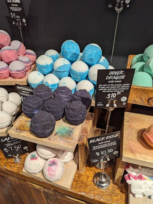 Lush Cosmetics International Plaza 4