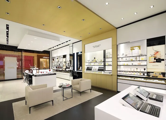 CHANEL FRAGRANCE AND BEAUTY BOUTIQUE 4