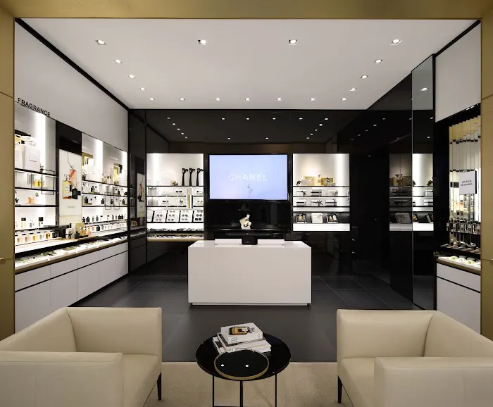 CHANEL FRAGRANCE AND BEAUTY BOUTIQUE 3