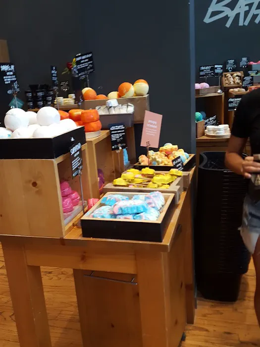 Lush Cosmetics Brandon Town Center 3