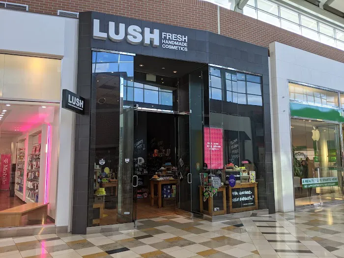 Lush Cosmetics Brandon Town Center 8