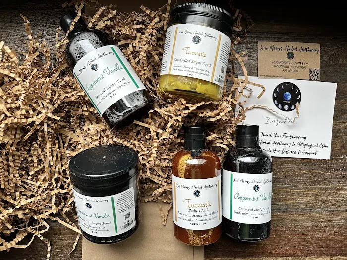 XIII Moons Apothecary 0