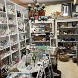 Antiques & Things ico