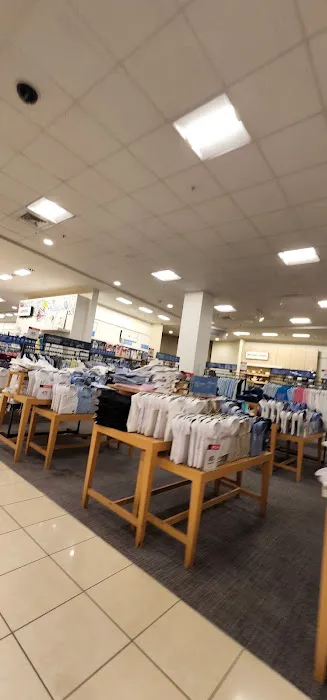Macy's 0