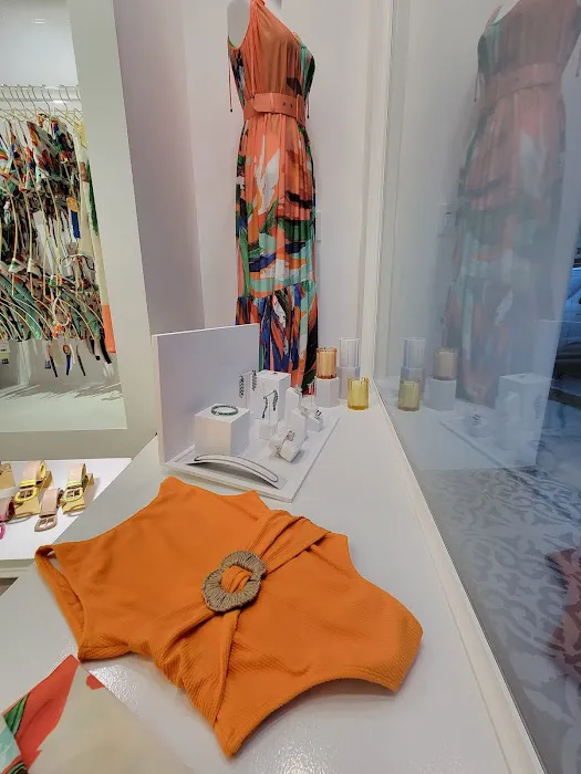 Christianna Casta Boutique 0