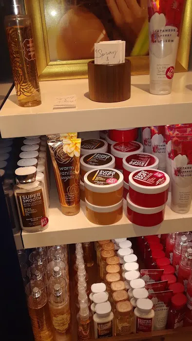 Bath & Body Works 4