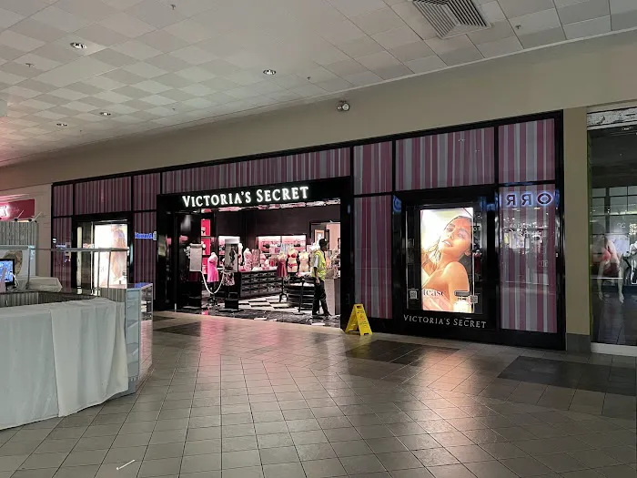 Victoria's Secret & PINK by Victoria's Secret 0