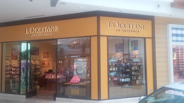 THE MALL AT UNIVERSITY TOWN CENTER 5