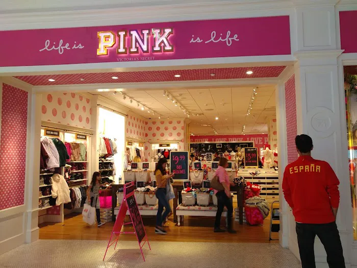 Victoria's Secret & PINK by Victoria's Secret 0
