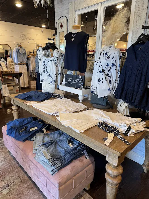 The Market Boutique and Gifts - Bradenton 3
