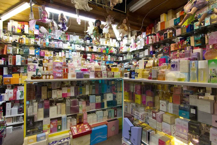 Perfume Palace 4