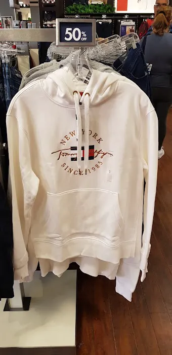 Tommy Hilfiger 1