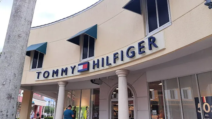 Tommy Hilfiger 9