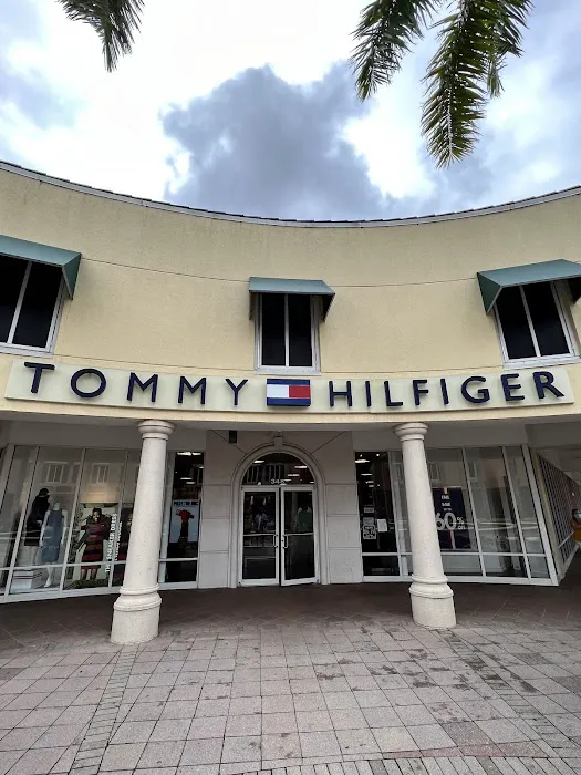 Tommy Hilfiger 6