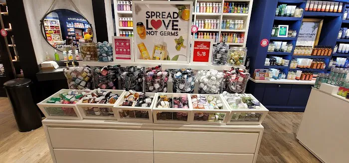 Bath & Body Works 8