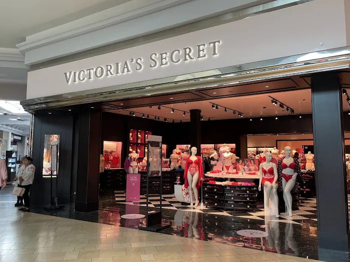 Victoria's Secret 0
