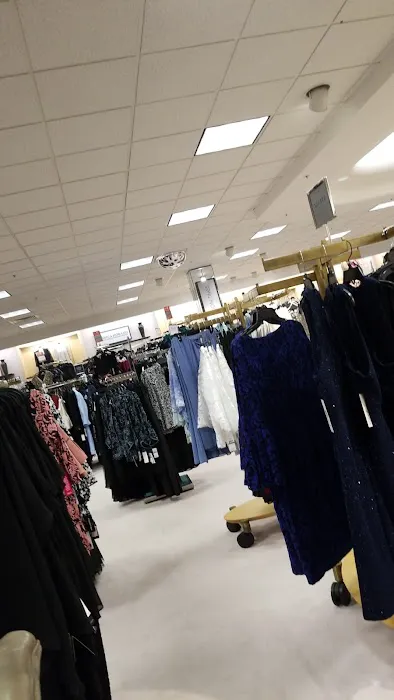 Dillard's: Coastland Center 5