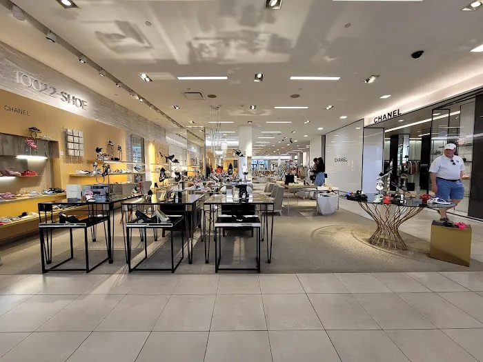 Saks Fifth Avenue 7