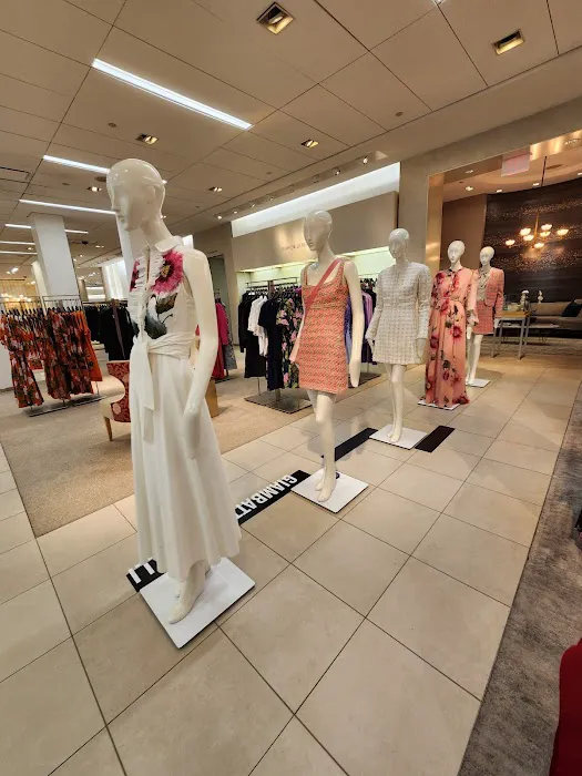 Saks Fifth Avenue 0