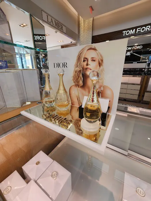 Saks Fifth Avenue 2